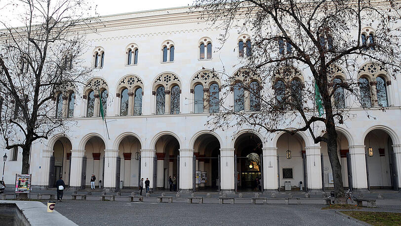 Die LMU hat am Samstag Tag der offenen Tür (9 bis 16 Uhr im LMU Hauptgebäude, Geschwister-Scholl-Platz 1) Die LMU hat am Samstag Tag der offenen Tür (9 bis 16 Uhr im LMU Hauptgebäude, Geschwister-Scholl-Platz 1)