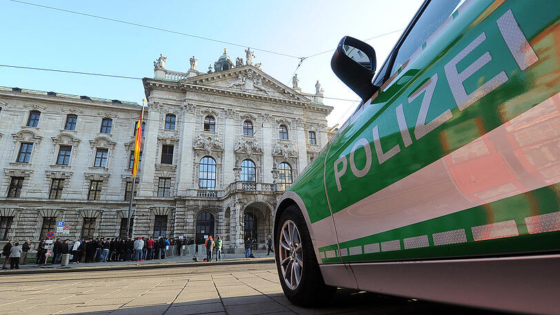 Am Mittwoch wollte ein Mann einen Brandanschlag auf den Münchner Justizpalast verüben. Der Täter sei laut Polizei geistig verwirrt. (Archivbild)