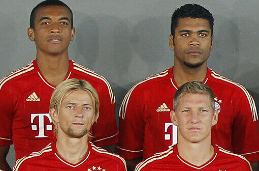 Das neue Team-Foto des FC Bayern: Wer lächelt am schönsten? Entscheiden Sie selbst - die Bilder