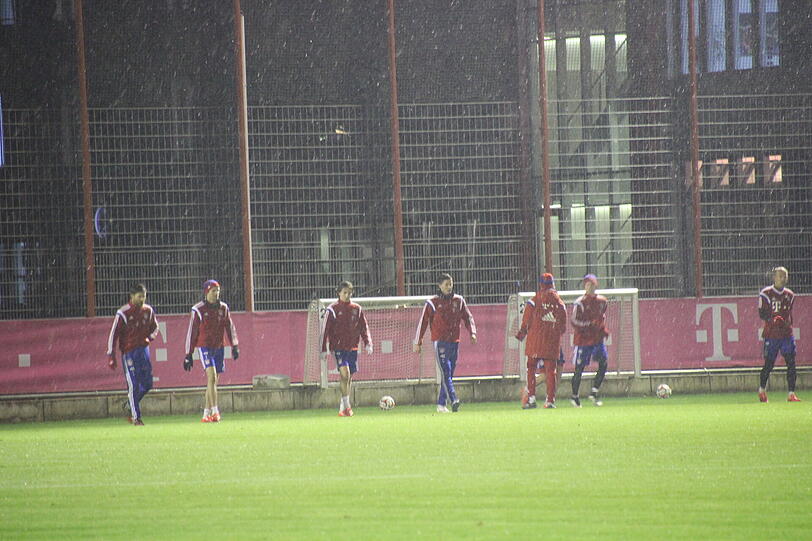 Vorbereitungen für die Rückrunde: Der FC Bayern startet ins Training. Die AZ war dabei. Die Bilder...