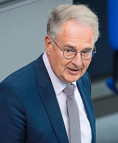 Referent von AfD-Parteichefin Weidel: Roland Hartwig. Referent von AfD-Parteichefin Weidel: Roland Hartwig.