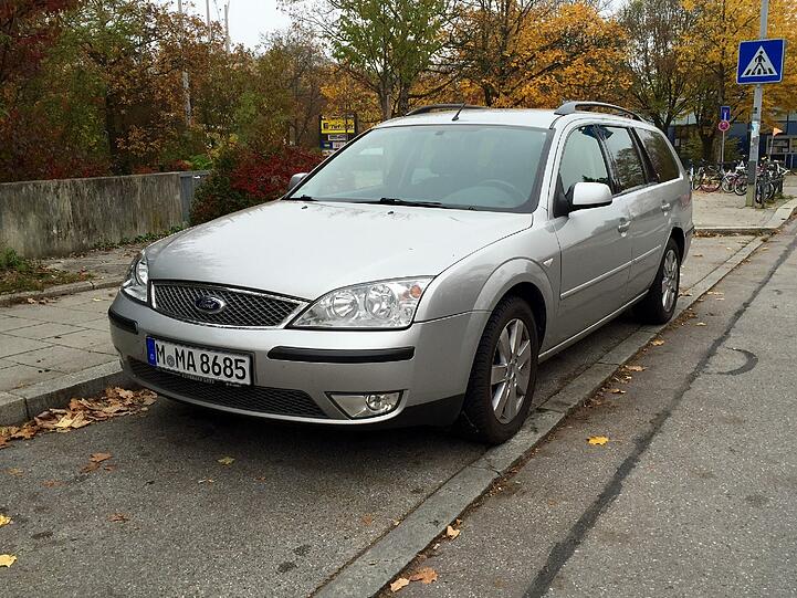 Wer hat diesen Ford Mondeo Kombi mit dem Kennzeichen M-MA 8685 in der Zeit von Donnerstag, 08.10.2015 bis Freitag, 09.10.2015 nachmittags gesehen?