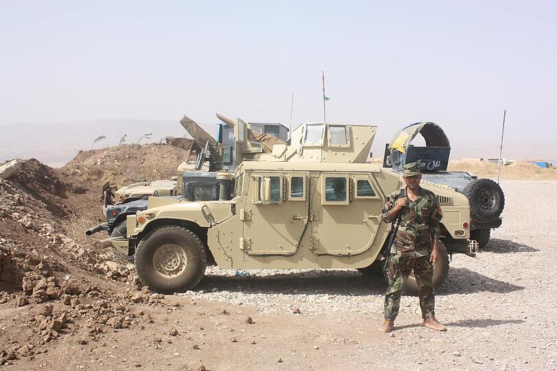 Iraks Kurden sind im Kampf gegen den IS wichtigster Partner des Westens. Die Peschmerga haben viel dazu gelernt. Doch es mangelt an Ausrüstung - eine Waffenlieferung aus Deutschland soll für Unterstützung sorgen.