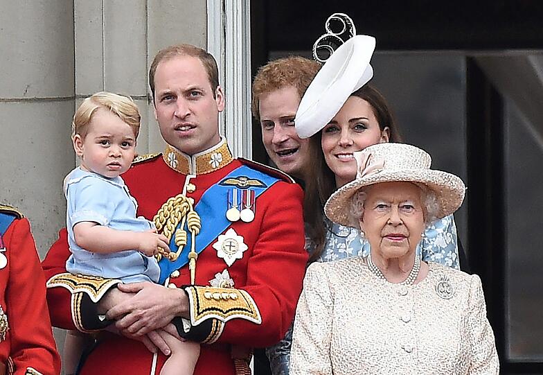 Queen Elizabeth II. wird am 21. April 92 Jahre alt und ist bekannt für ihren bunten Look.