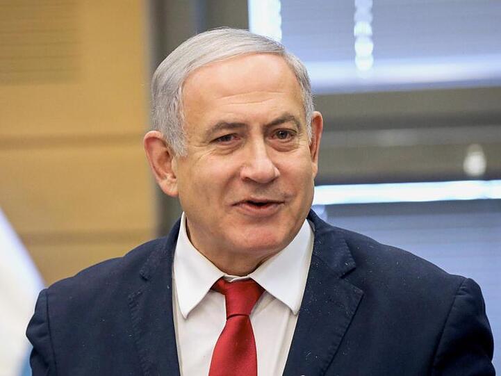 Benjamin Netanjahu, Premierminister von Israel, spricht während der Fraktionssitzung der Likud-Partei, vor der Vereidigung des 22. israelischen Parlaments (Knesset).