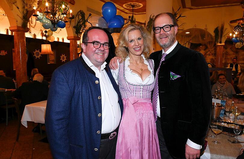 Clemens Baumgärtner mit Max und Inge Dietl