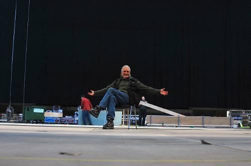 Noch fällt die Vorstellung etwas schwer. Doch auf dem Platz, an dem jetzt Bühnenmeister Hannes Grasheu sitzt, wird am Samstag die Wett-Couch stehen.