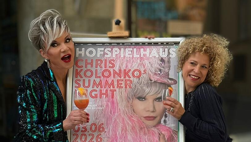 Chris Kolonko mit der Prinzipalin des Hofspielhauses, Christiane Brammer.