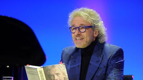 Der Entertainer und Showmaster Thomas Gottschalk liest aus seiner Autobiografie "Herbstblond". Foto: Tobias Hase/Archiv