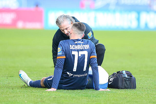 Verletzte sich im Spiel gegen Victoria Köln: Morris Schröter. Verletzte sich im Spiel gegen Victoria Köln: Morris Schröter.