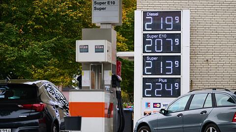 Nicht &uuml;berall fiel der Preis f&uuml;r Super E10 unter zwei Euro.