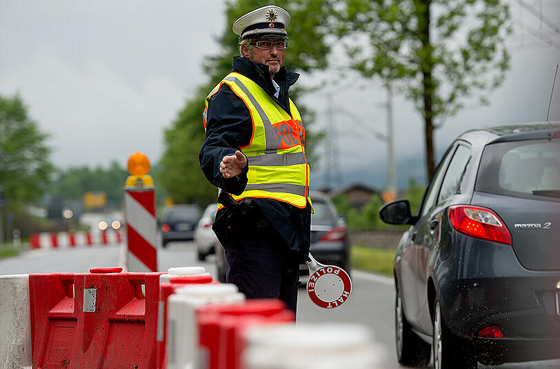 Am Brenner plant die italienische Polizei vorübergehend stichprobenartige Grenzkontrollen (Symbolbild)