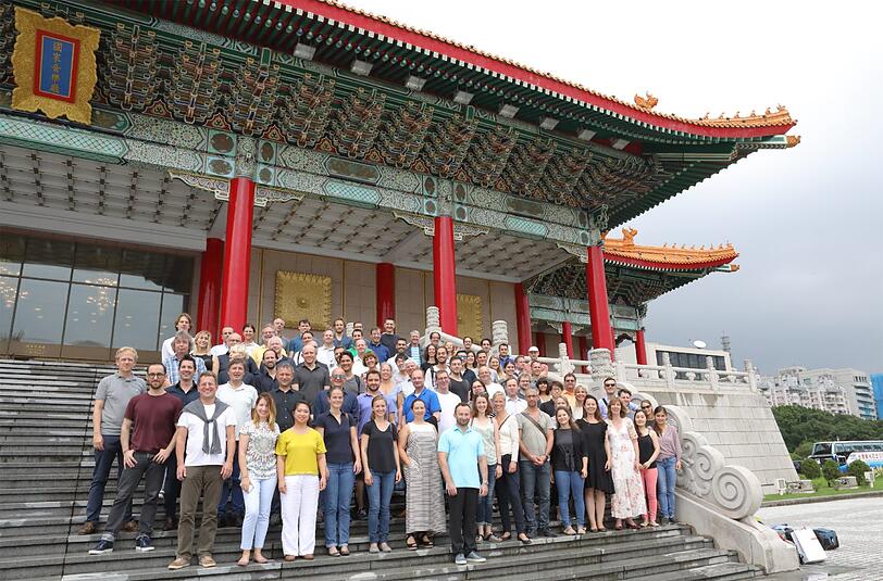 Auf Asien-Tour: Das Bayerische Staatsorchester vor dem Konzertsaal in Taipeh auf der Insel Taiwan.