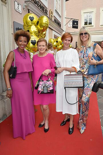 Arabella Kiesbauer, Evi Brandl (Shop Besitzerin), Nicole Beutler und Susanne Sigl