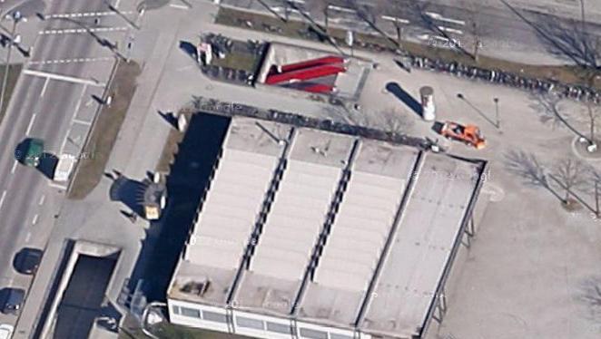 Das Dach des U-Bahnhofs Neuperlach Zentrum wird repariert. Das Dach des U-Bahnhofs Neuperlach Zentrum wird repariert.