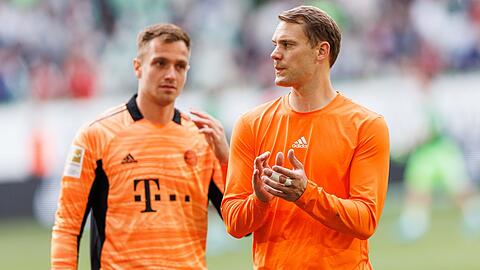 Die Nummer 1, Manuel Neuer (r.), hier mit Christian Früchtl, der gegen Wolfsburg eingewechselt wurde.