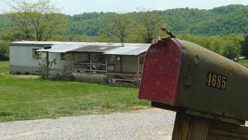 In diesem Haus in Cumberland County, Kentucky hat ein Fünfjähriger seine zweijährige Schwester erschossen. Die Mutter war zur Zeit des Vorfalls im Haus. In diesem Haus in Cumberland County, Kentucky hat ein Fünfjähriger seine zweijährige Schwester erschossen. Die Mutter war zur Zeit des Vorfalls im Haus.
