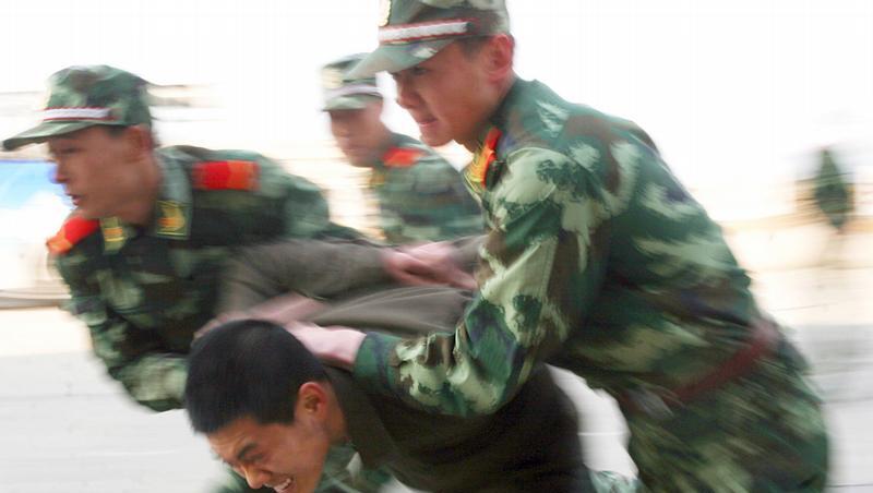 Sicherheitstraining für die Olympischen Spiele (Archiv): Chinesische Behörden haben nach eigenen Angaben eine Terrorgruppe zerschlagen. Sicherheitstraining für die Olympischen Spiele (Archiv): Chinesische Behörden haben nach eigenen Angaben eine Terrorgruppe zerschlagen.