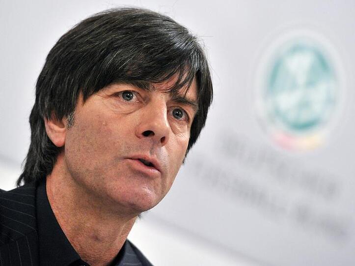 Joachim Löw trifft sich in Neu-Isenburg mit den Bundesliga-Trainern
