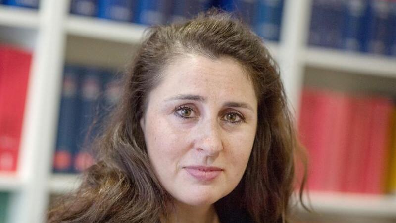Die Anwältin Seda Basay-Yildiz hatte bereits mehrere Drohfaxe mit der Unterschrift "NSU 2.0" erhalten. Die Anwältin Seda Basay-Yildiz hatte bereits mehrere Drohfaxe mit der Unterschrift "NSU 2.0" erhalten.