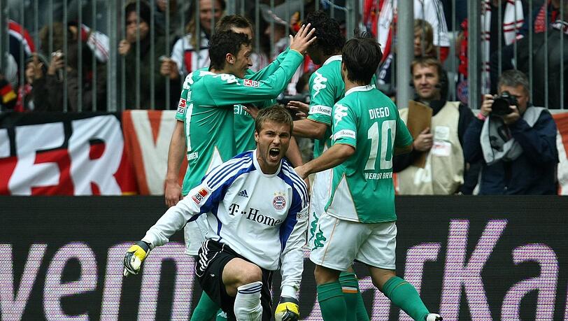 Verdammt lang her: Der letzte Sieg der Bremer gegen Bayern datiert vom 20. September 2008 - und führte bei Spielern wie Stefan Rensing und auf der Bank zu einem maximalen Frust-Moment.