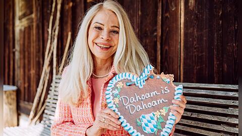 Julia Kent am Set von "Dahoam is Dahoam".