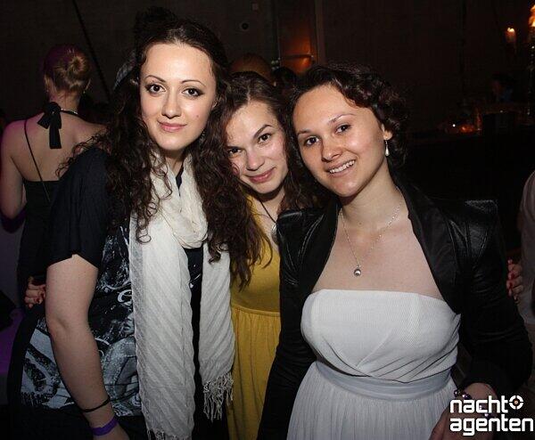 Semester Opening und alle waren gekommen in den Neuraum. Mehr Bilder unter: