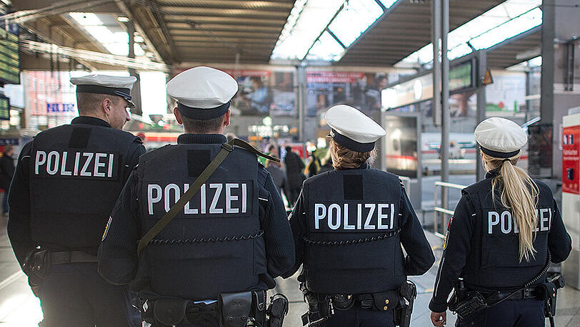 Beamte der Bundespolizei konnten am Münchner Hauptbahnhof einen gesuchten Vergewaltiger festnehmen. (Archivbild)
