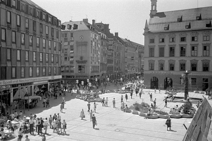 Blick auf die autofreie Fußgängerzone 1972.