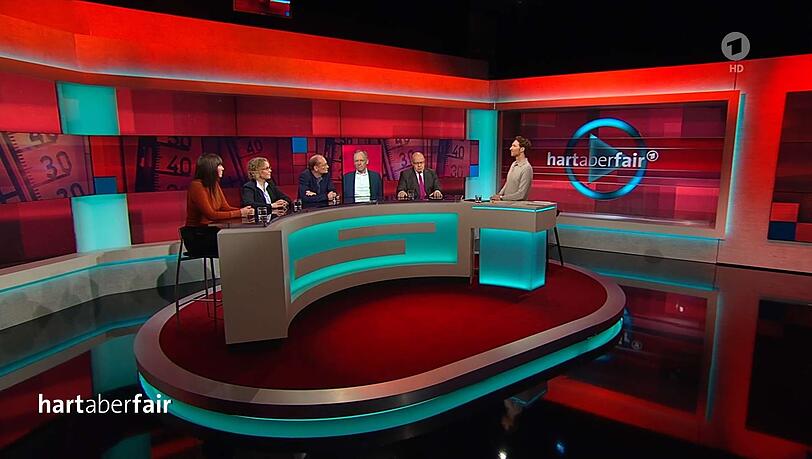 Bei "Hart aber fair" diskutierten Aktivistin Carla Hinrichs, Grünen-Politikerin Julia Verlinden, Meteorologe Sven Plöger, Ökonom Clemens Fuest, CDU-Politiker Peter Altmaier und Moderator Louis Klamroth (von links) zur Klimakrise. Bei "Hart aber fair" diskutierten Aktivistin Carla Hinrichs, Grünen-Politikerin Julia Verlinden, Meteorologe Sven Plöger, Ökonom Clemens Fuest, CDU-Politiker Peter Altmaier und Moderator Louis Klamroth (von links) zur Klimakrise.
