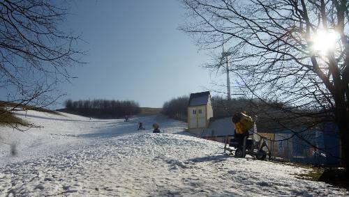 Über 200 Meter ist die Piste lang Über 200 Meter ist die Piste lang