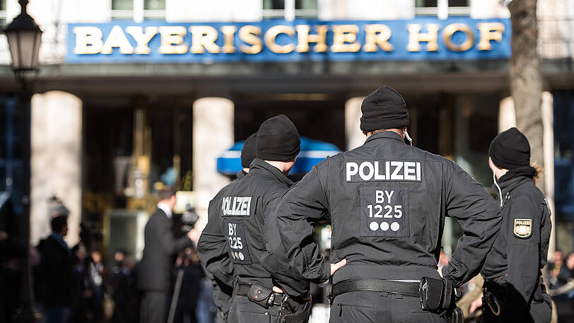 Hochsicherheitszone: Der Bayerische Hof wird abgeriegtelt.