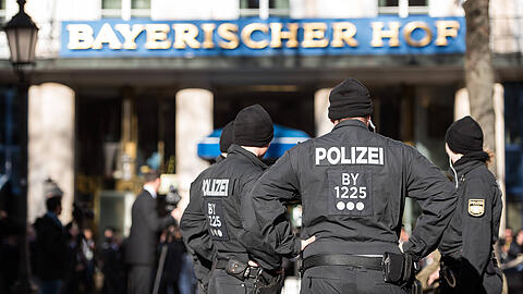 Hochsicherheitszone: Der Bayerische Hof wird abgeriegtelt.