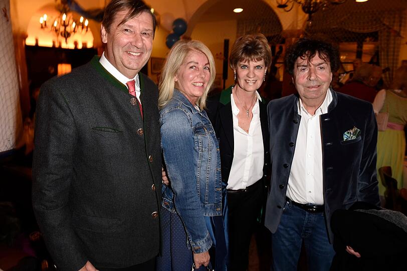 Johannes Heyne, Graf Thomas von Lösch und Gräfin Andrea von Lösch und Petra Reinbold.