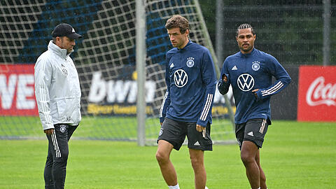 Tragen wohl Mitverantwortung für das DFB-Aus bei der WM: Die Bayern-Spieler um Thomas Müller und Serge Gnabry.