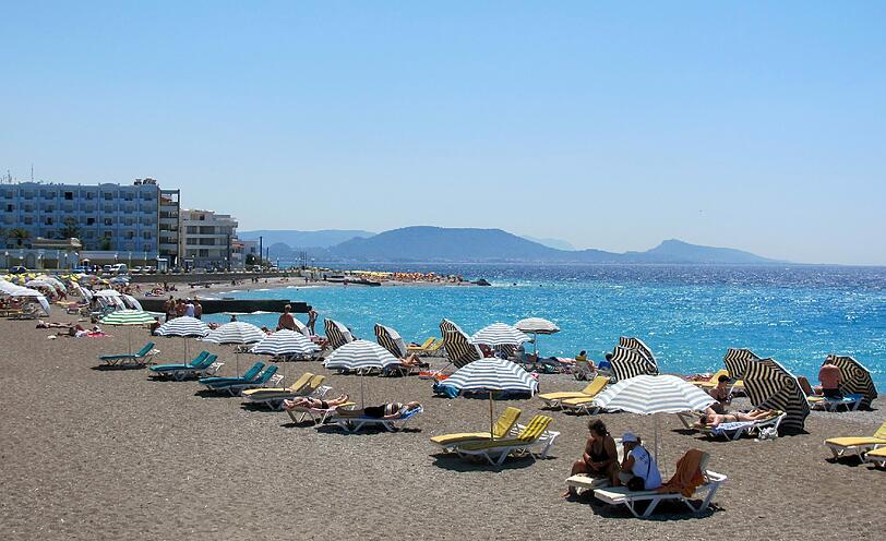 Auf Rhodos wurde der Steuersatz nun auf 23 Prozent angehoben. Bis 2017 sollen schrittweise weitere Inseln nachziehen.
