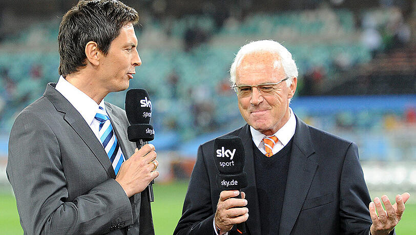 Franz Beckenbauer steuert bei Sky regelmäßig sein umfassendes Fußball-Fachwissen bei - aber wie lange noch? Franz Beckenbauer steuert bei Sky regelmäßig sein umfassendes Fußball-Fachwissen bei - aber wie lange noch?