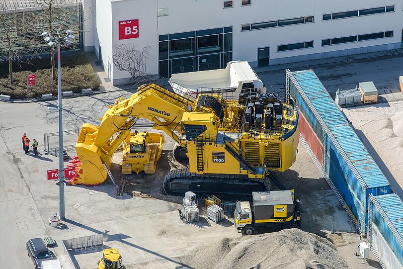 Die Dimensionen der Bauma sind riesig - sie ist die weltgrößte Messe für Baumaschinen.