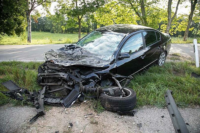 Bei einem schweren Verkehrsunfall auf der B20 Höhe Stockham wurden fünf Personen verletzt.