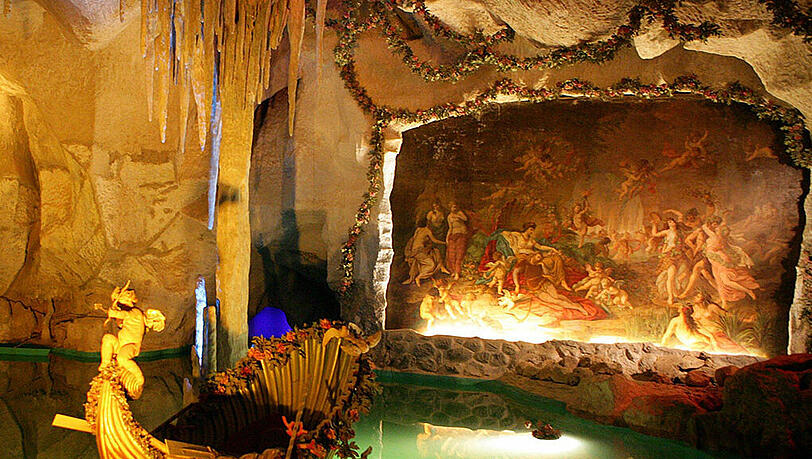 König Ludwigs imposante Venusgrotte am Schloss Linderhof. König Ludwigs imposante Venusgrotte am Schloss Linderhof.