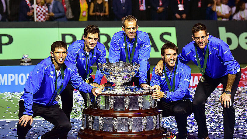 Strahlende Sieger: Das argentinische Tennis-Team. Strahlende Sieger: Das argentinische Tennis-Team.