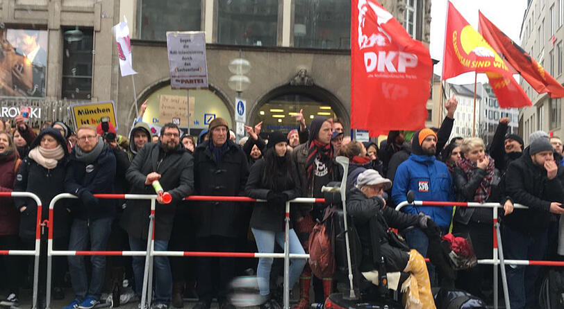 Pegida- und Anti-Pegida-Demonstration am Münchner Marienplatz.