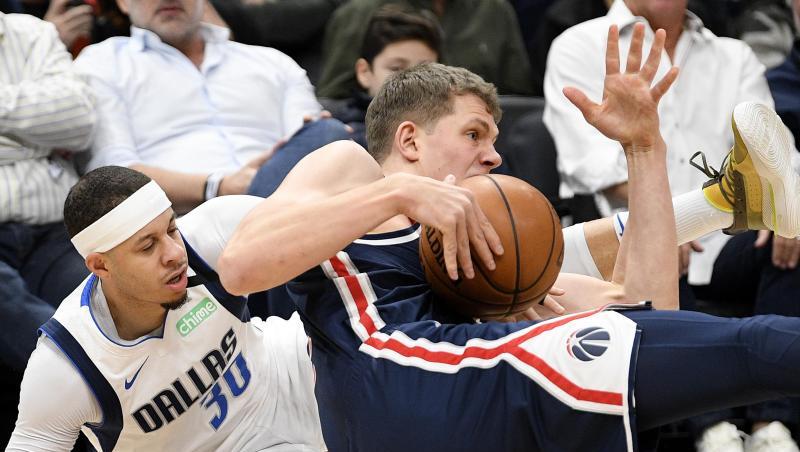 Feierte mit den Washington Wizards einen Sieg in letzter Sekunde: Moritz Wagner (r). Feierte mit den Washington Wizards einen Sieg in letzter Sekunde: Moritz Wagner (r).