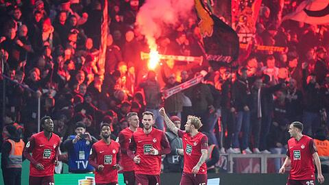 Kaiserslautern zieht durch ein 3:1 bei der Hertha ins Halbfinale des DFB-Pokals ein.
