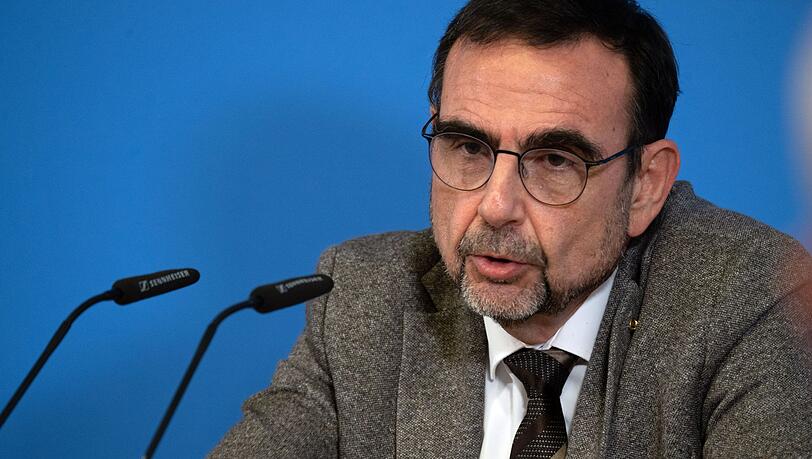 CSU-Fraktionschef Holetschek will die Kassenbeitr&auml;ge von B&uuml;rgergeldempf&auml;ngern zumindest teilweise aus dem Bundeshaushalt finanzieren. (Archivbild)