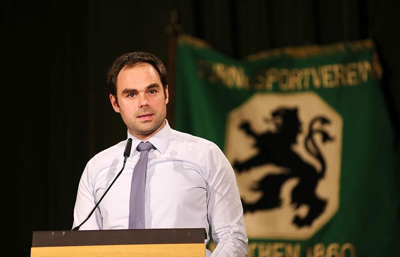 Löwen-Geschäftsführer Robert Schäfer hat sich für Trainer Alexander Schmidt ausgesprochen