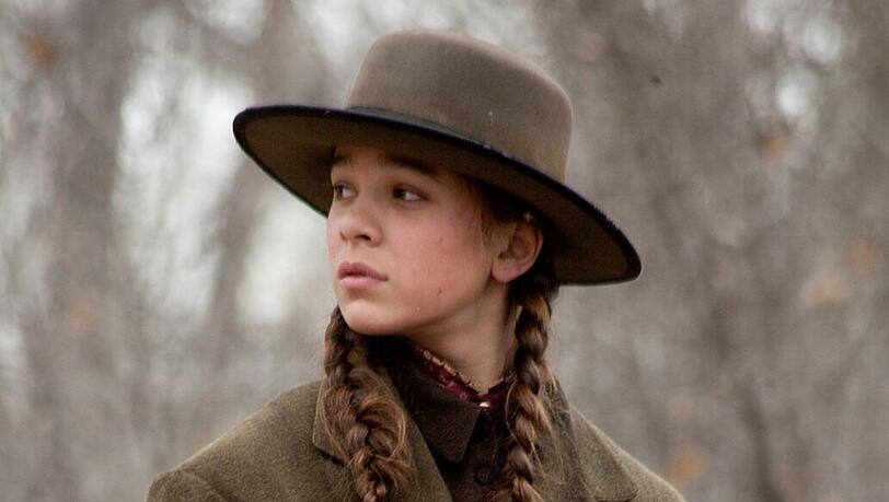 Hailee Steinfeld wurde mit 14 Jahren durch ihre Rolle in "True Grit" berühmt. Sie erhielt sogar eine Oscarnominierung dafür.