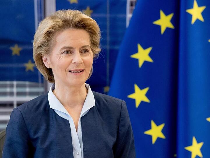 Ursula von der Leyen, Präsidentin der Europäischen Kommission, nimmt an einem Gipfel der Staats- und Regierungschefs der EU teil, der per Videokonferenz tagt.