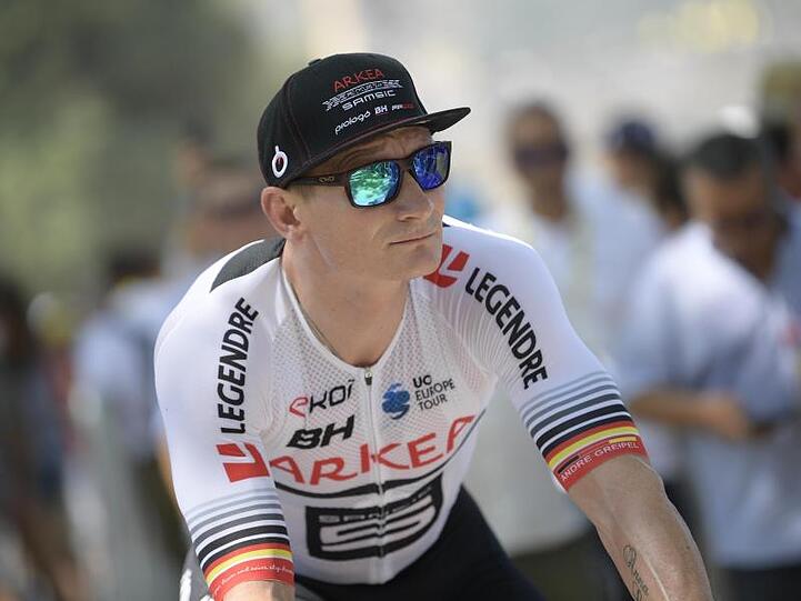 Beim Anstieg in La Planche des Belles Filles schob André Greipel sein Rad über die Ziellinie.