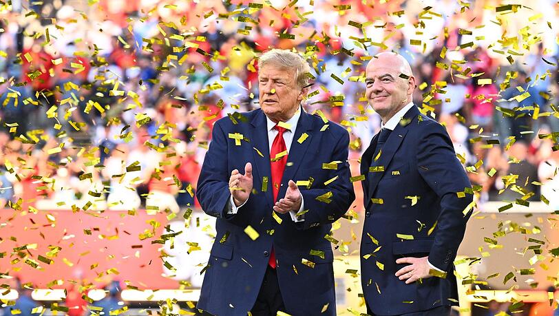 W&auml;hrend der WM hatten Donald Trump (l) und Gianni Infantino viel Spa&szlig; zusammen. (Archivbild)
